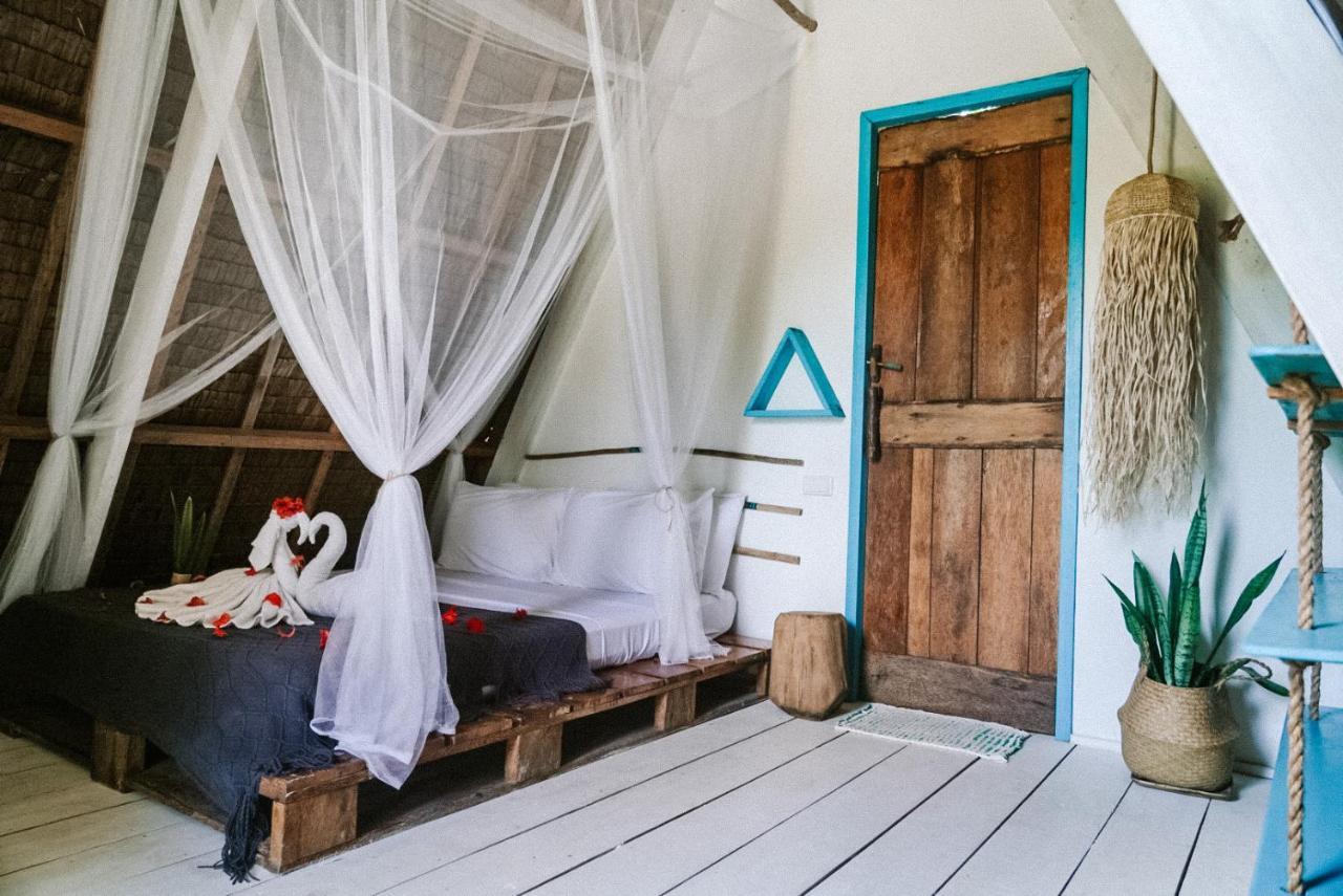 Mao Mao Surf Lodge